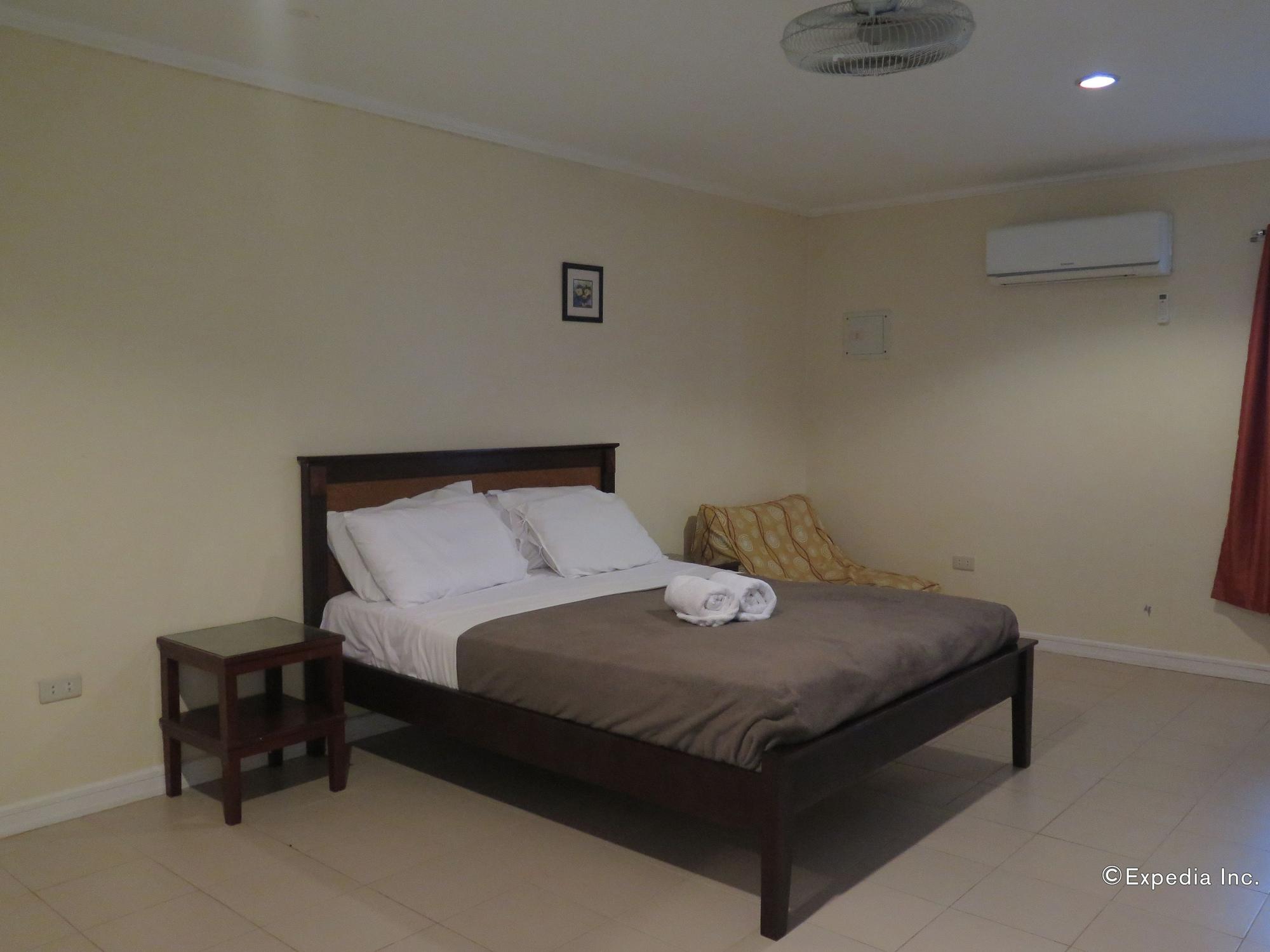 Villa Del Pueblo Inn Panglao Exteriör bild